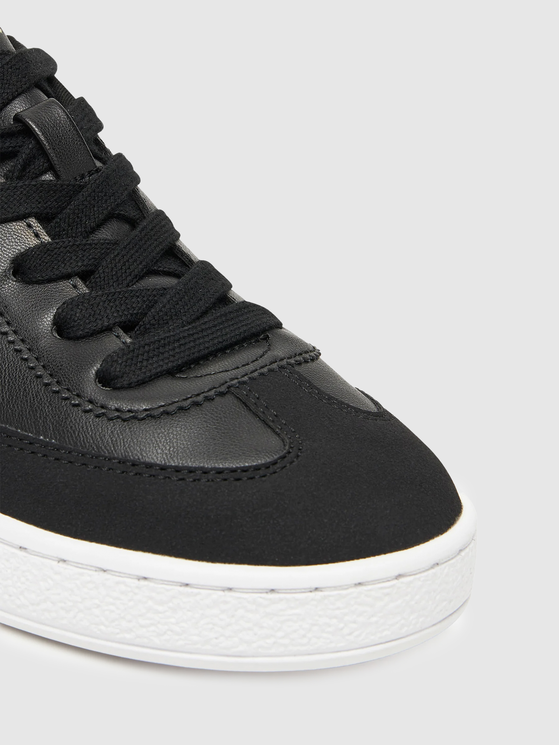 Tenis Mujer Negro Guess