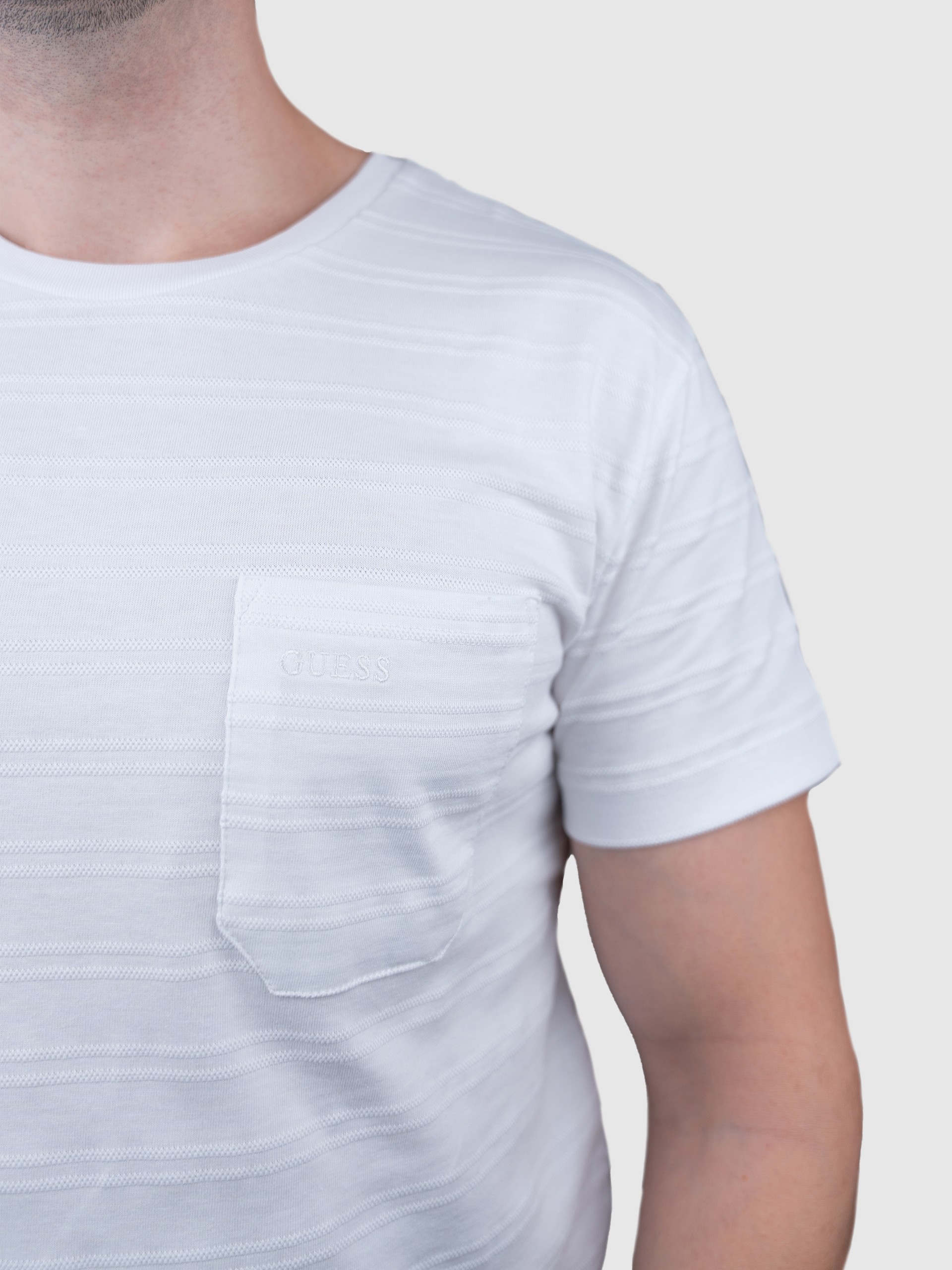 Camiseta Hombre Guess