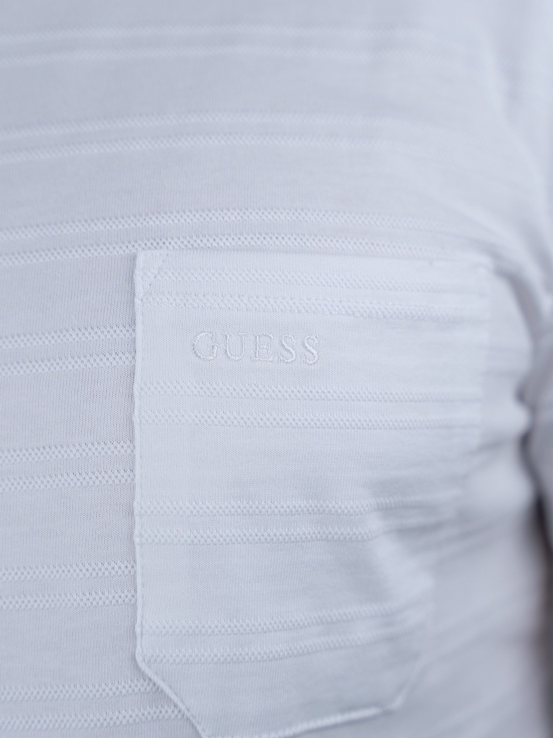 Camiseta Hombre Guess