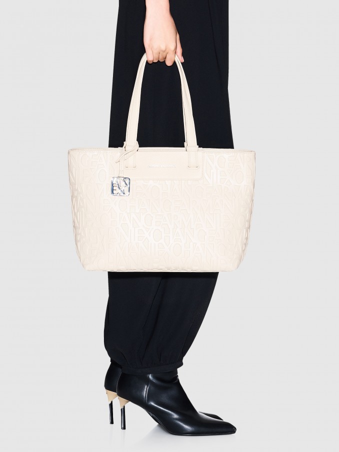 Shoppers Woman Cream Armani Exchange