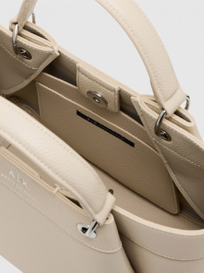 Shoppers Woman Armani Exchange