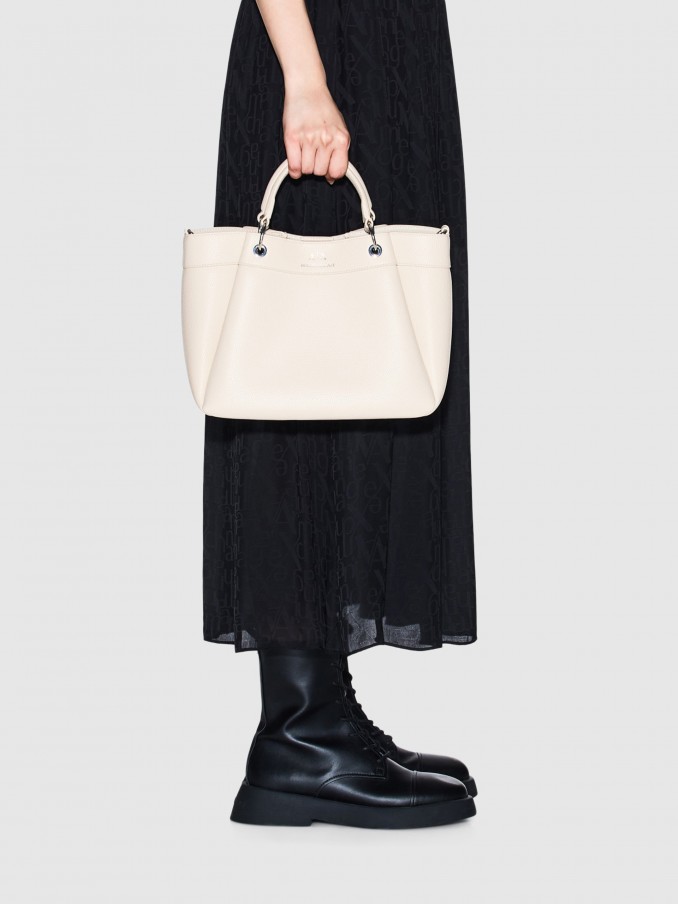 Shoppers Woman Armani Exchange