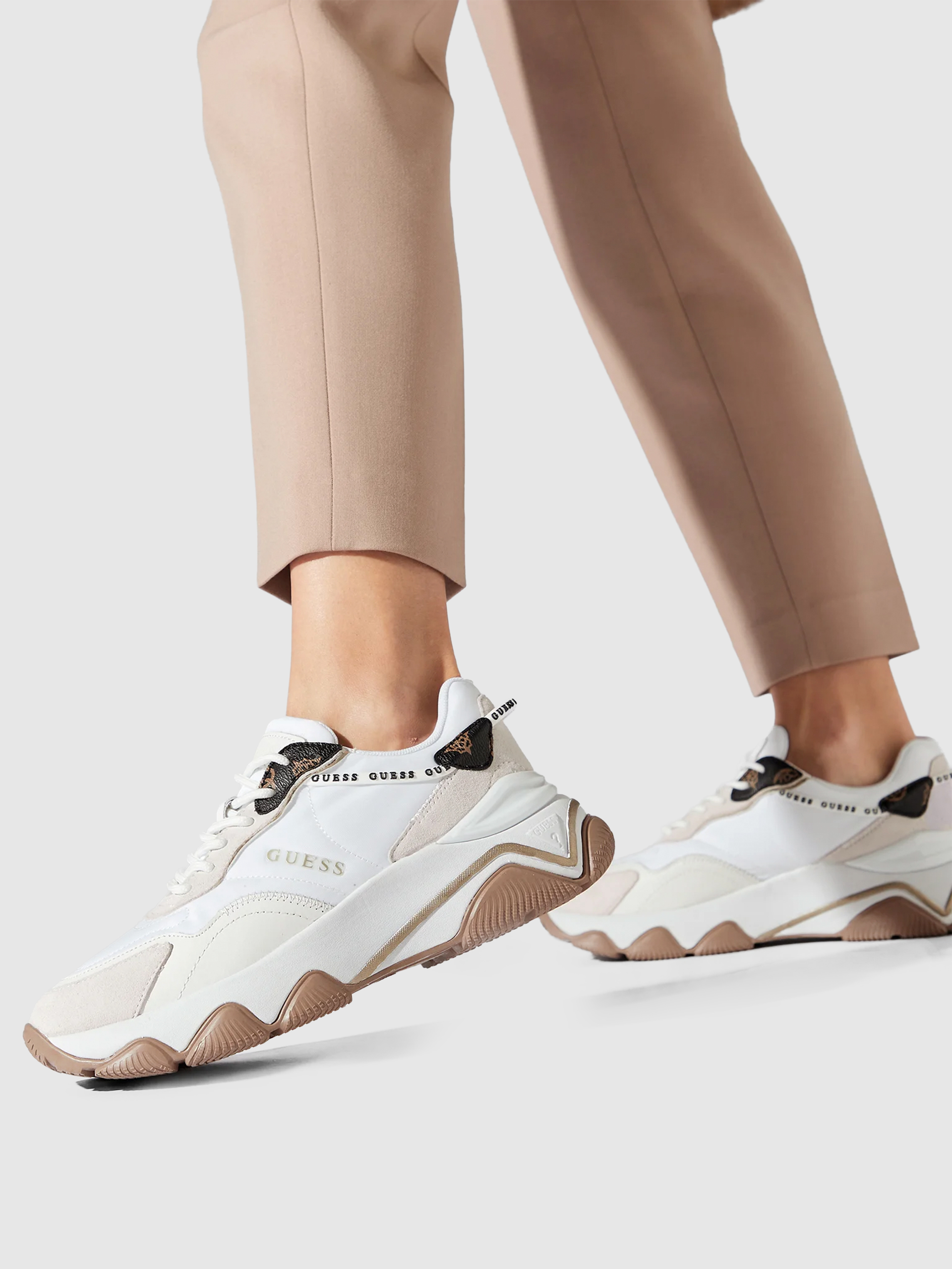 Sneakers Woman Guess