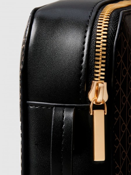 Mala Calvin Klein Mulher Emblem Aop Elongated Camera Bag