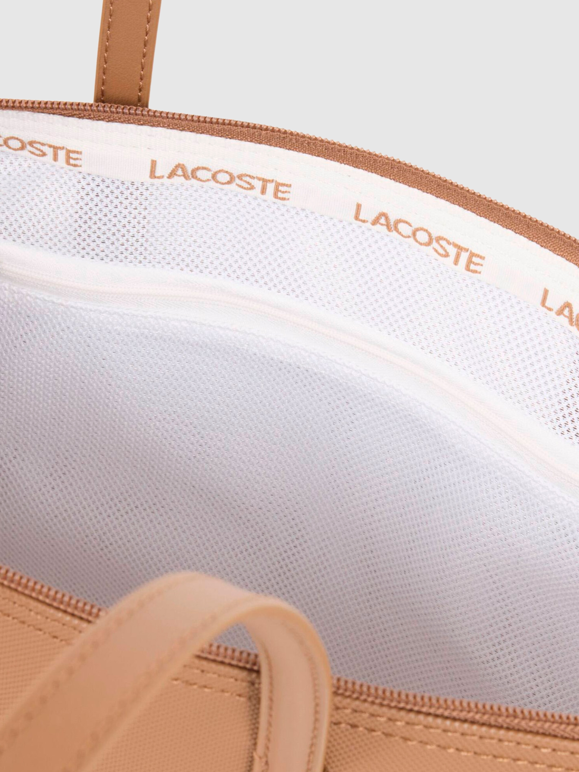 Shoppers Woman Camel Lacoste