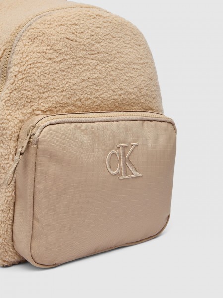 Mochila Calvin Klein Menina Teddy Medium Backpack Mochila Calvin Klein Menina Teddy Medium Backpack