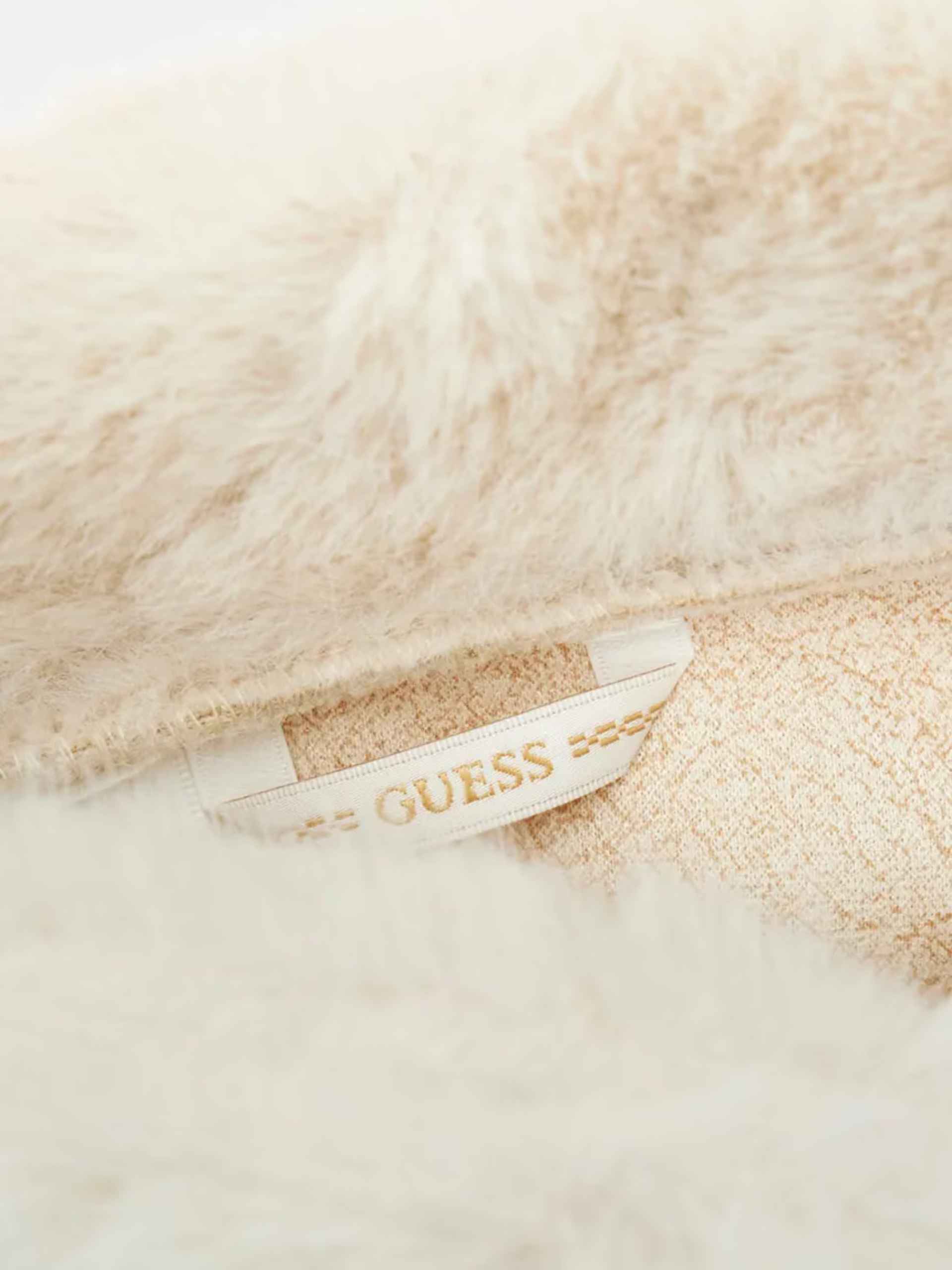 Sombrero Niña Crema Guess