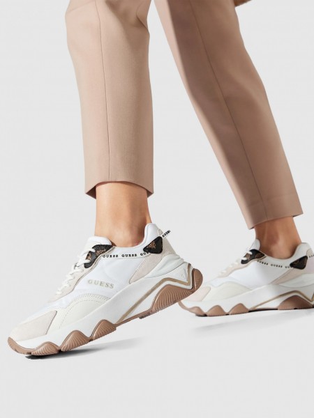 Sneakers Woman Guess