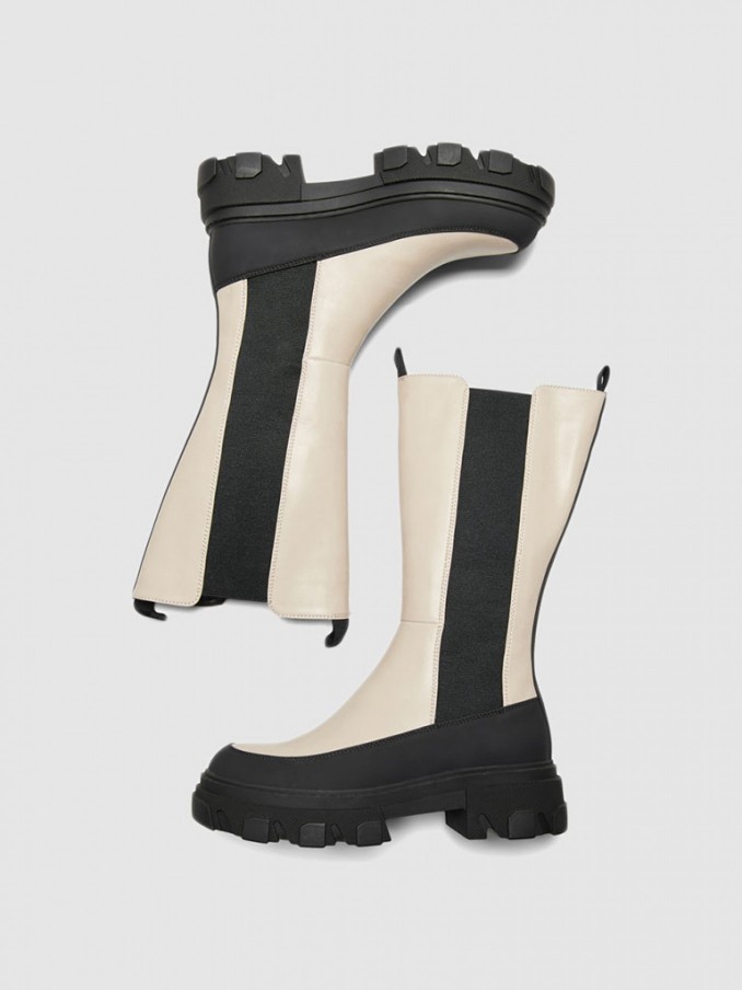 Boots Woman Only