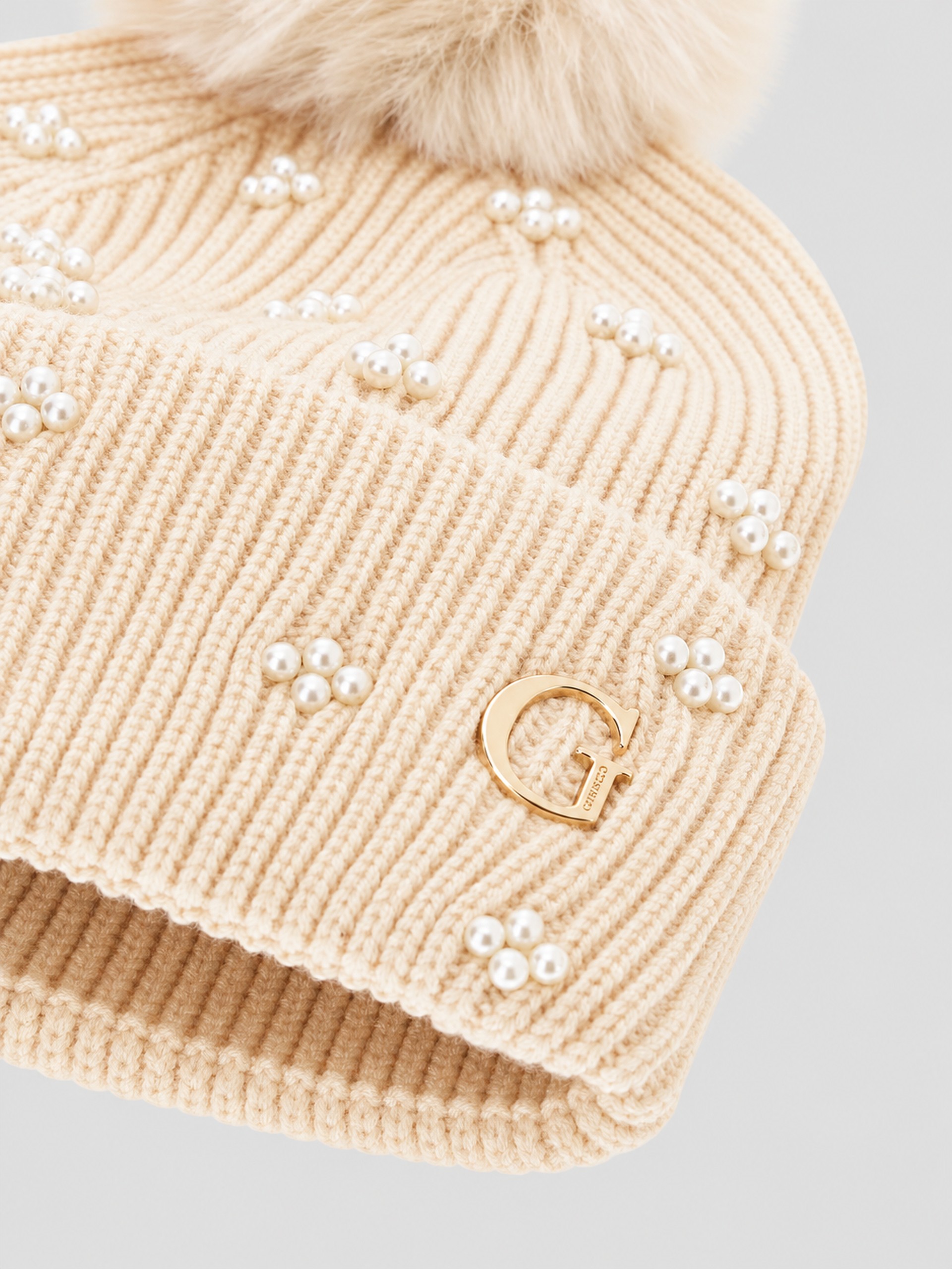 Gorro Mujer Crema Guess